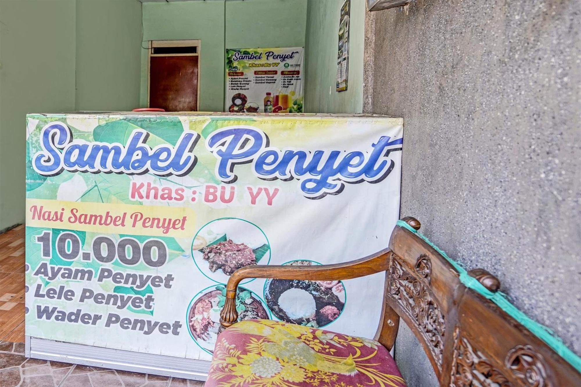 Hotel Spot On 91716 Kost Yy Syariah Mojokerto Exteriér fotografie