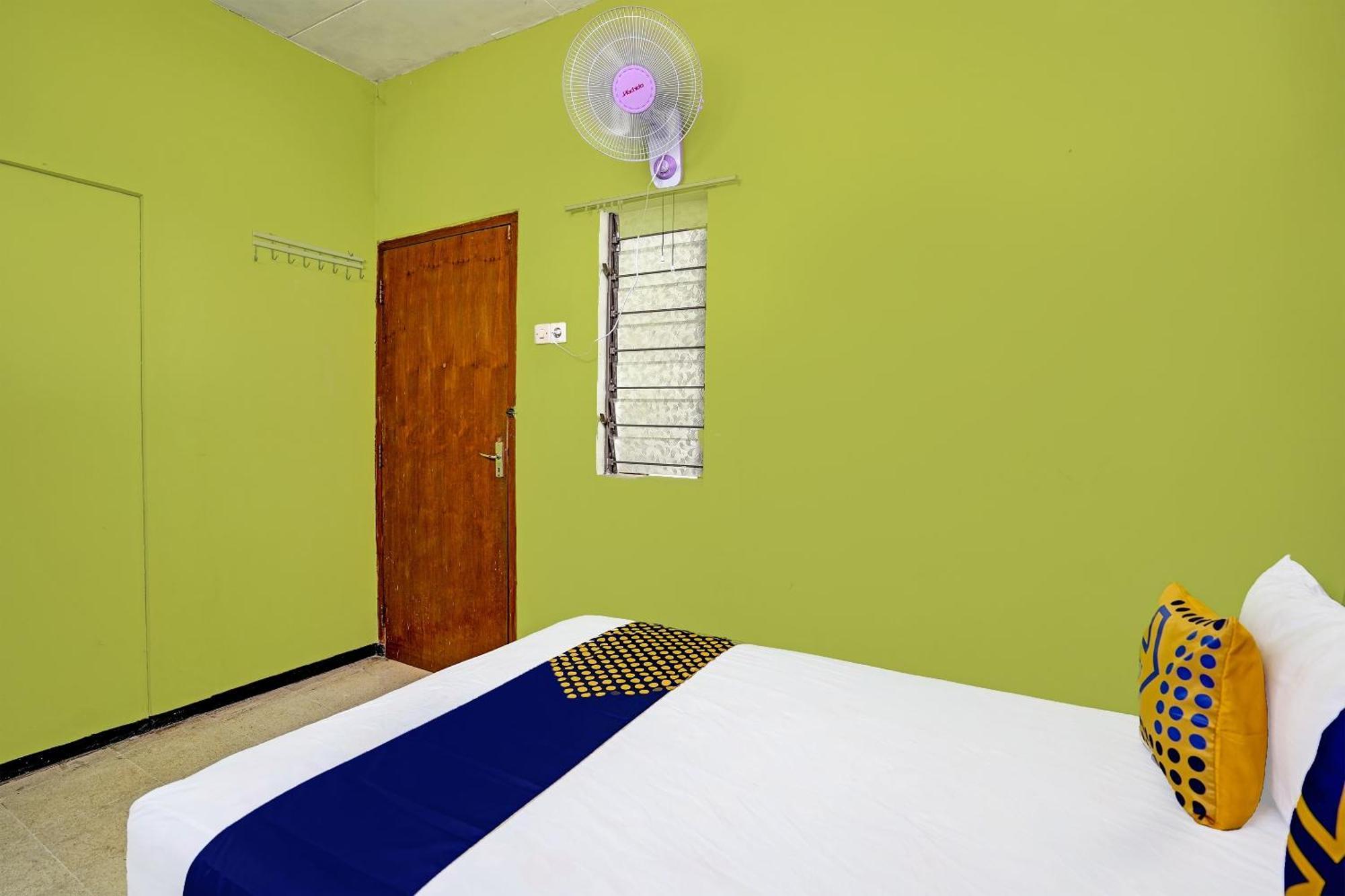Hotel Spot On 91716 Kost Yy Syariah Mojokerto Exteriér fotografie