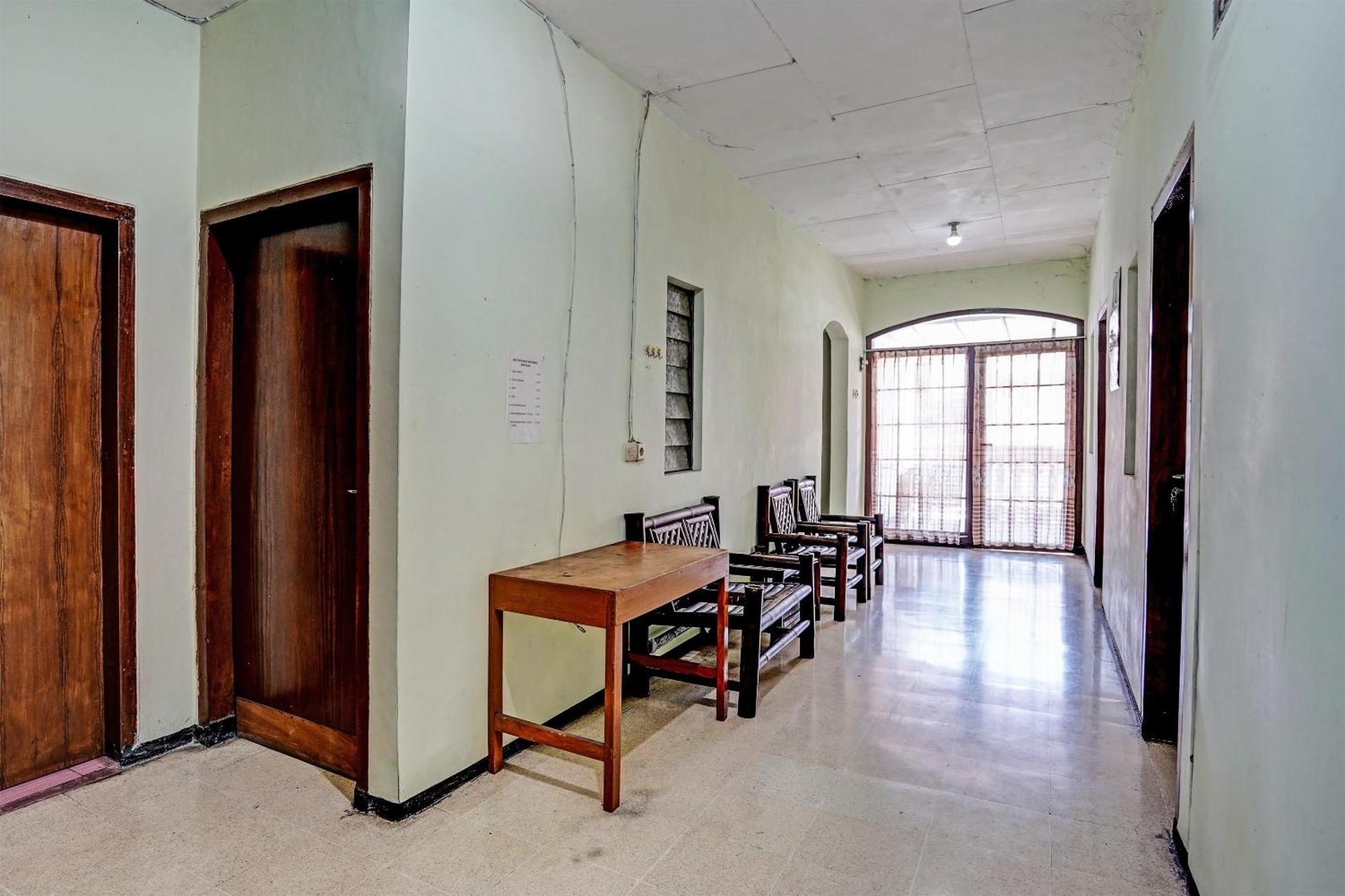 Hotel Spot On 91716 Kost Yy Syariah Mojokerto Exteriér fotografie